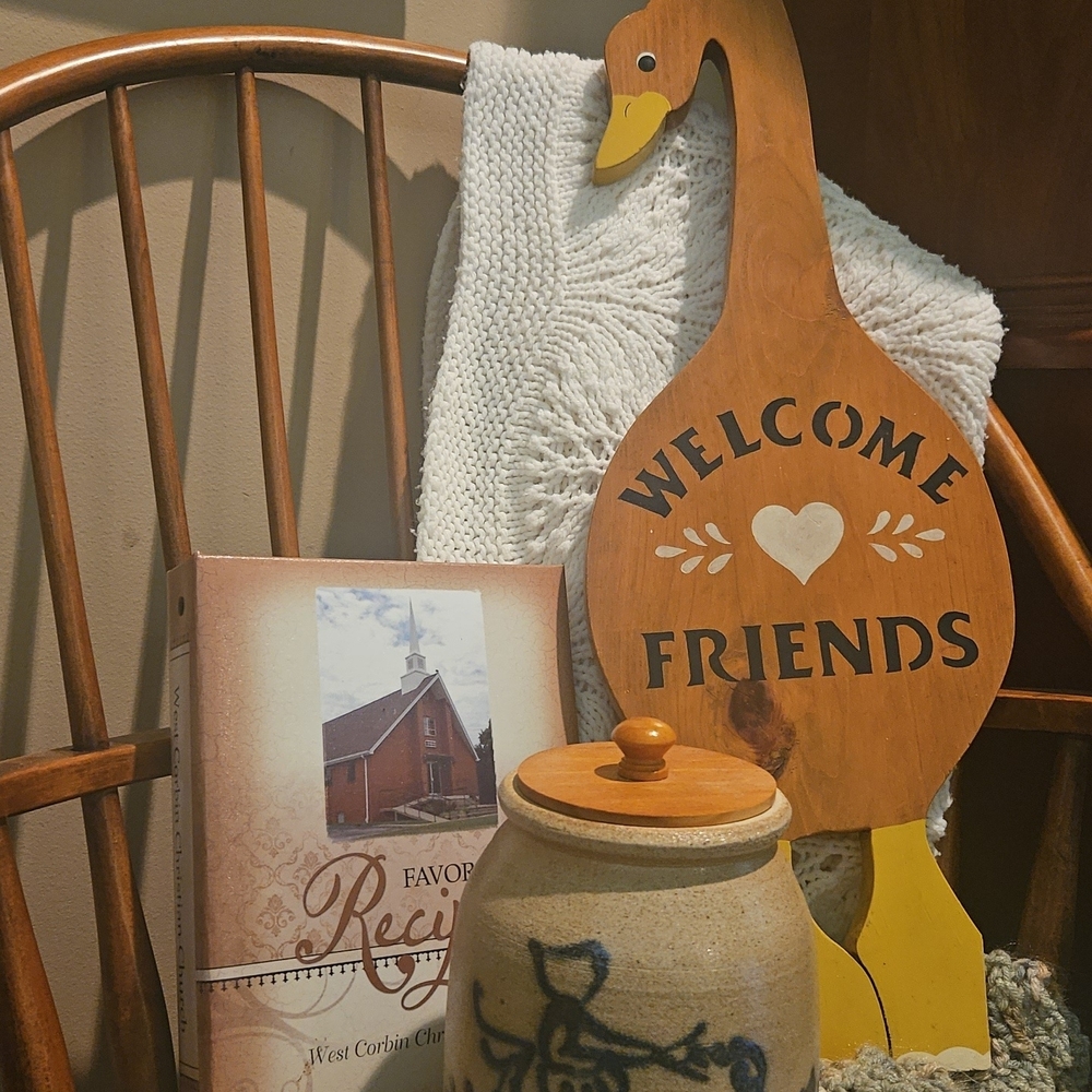 Wooden 'Welcome Friends' Decorative Paddle Sign - Yellow & Natural